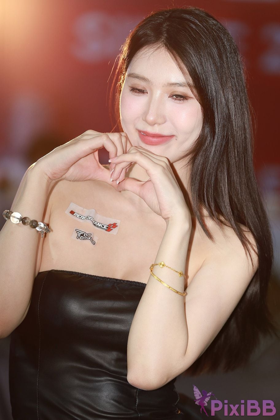 Featured Street Photography Works No.5430 Black leather hip skirt PixiBB.COM 105