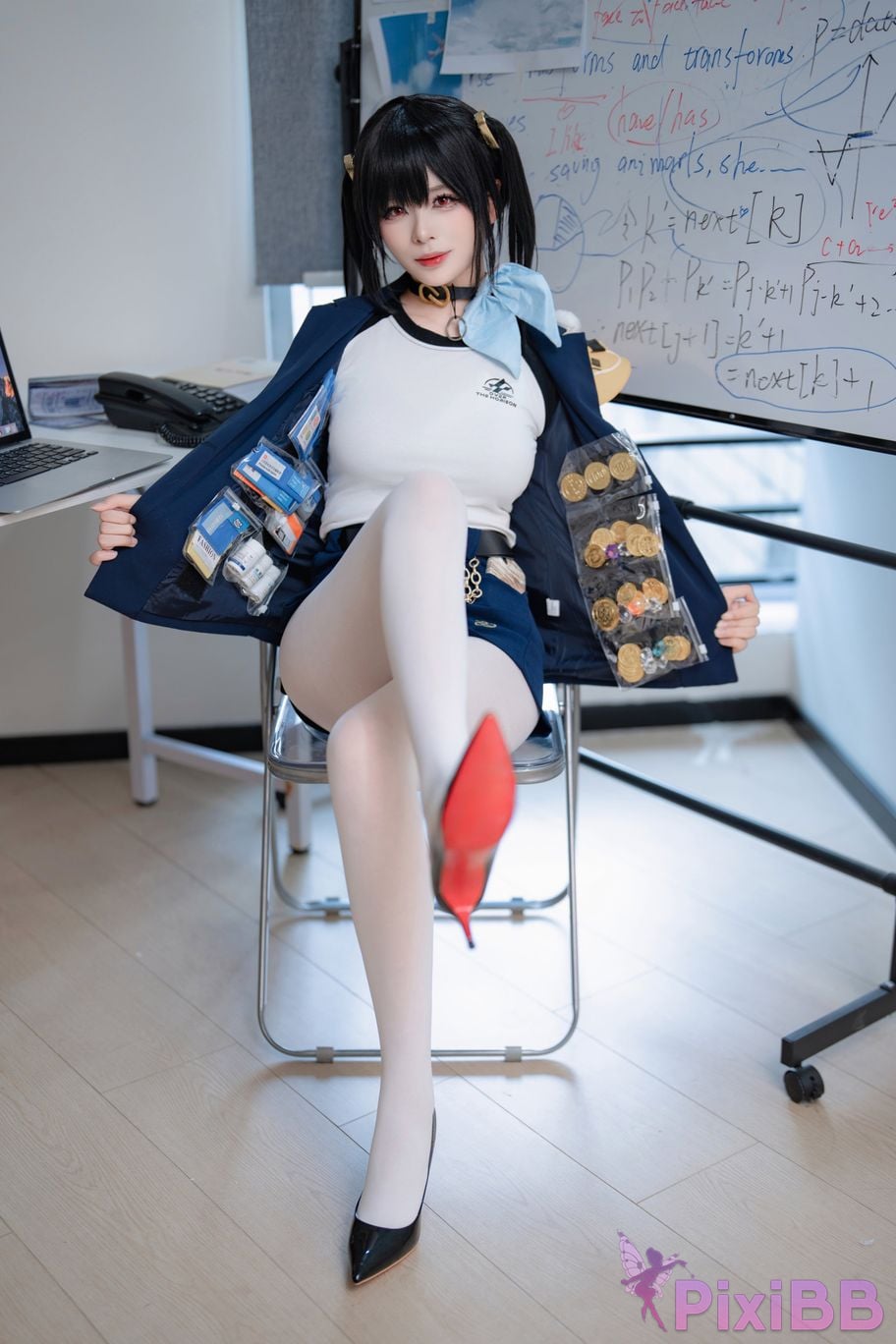 Cosplayer Senior Sister Xuan Xiao Nikke goddess of victory sola PixiBB.COM 001