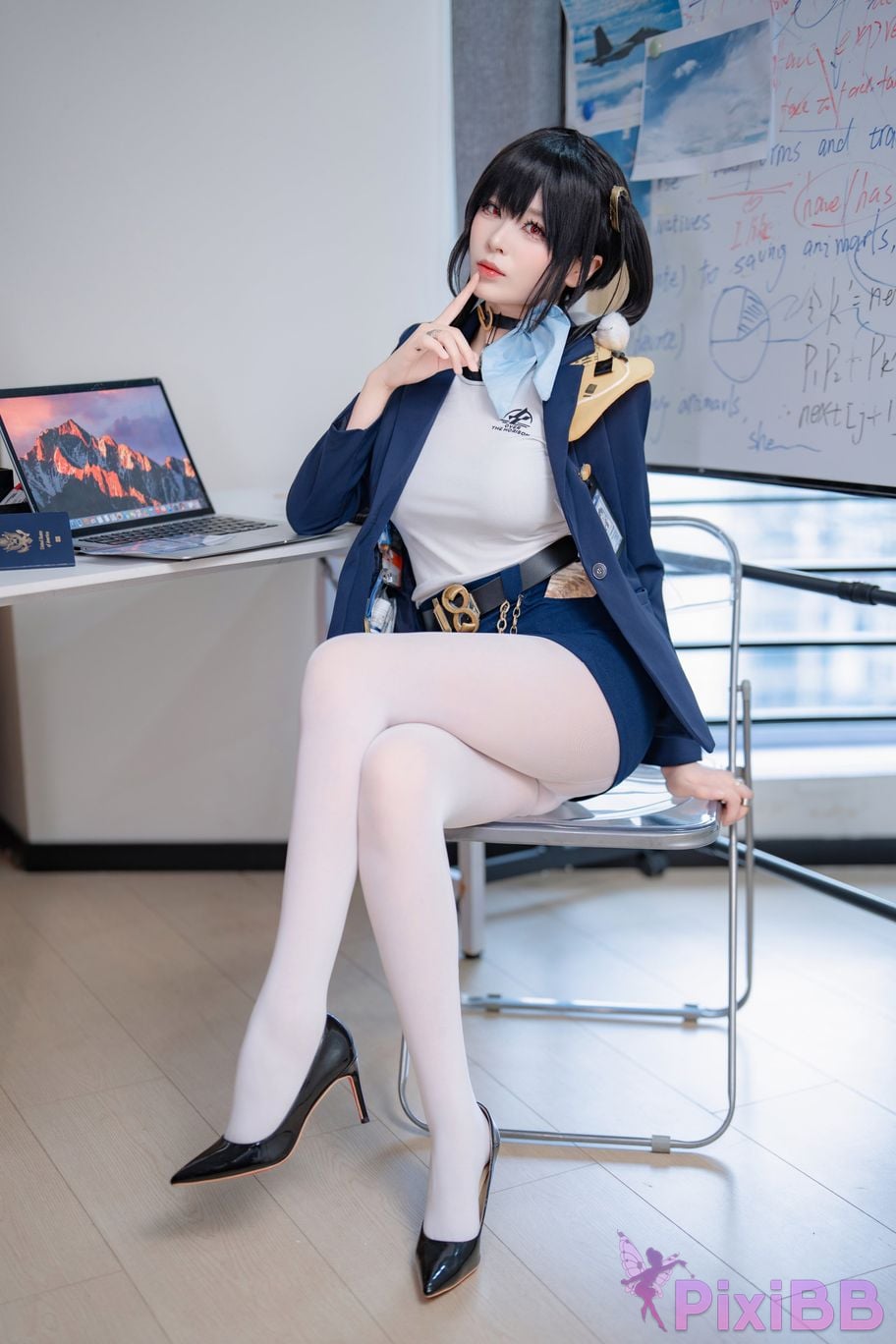 Cosplayer Senior Sister Xuan Xiao Nikke goddess of victory sola PixiBB.COM 002