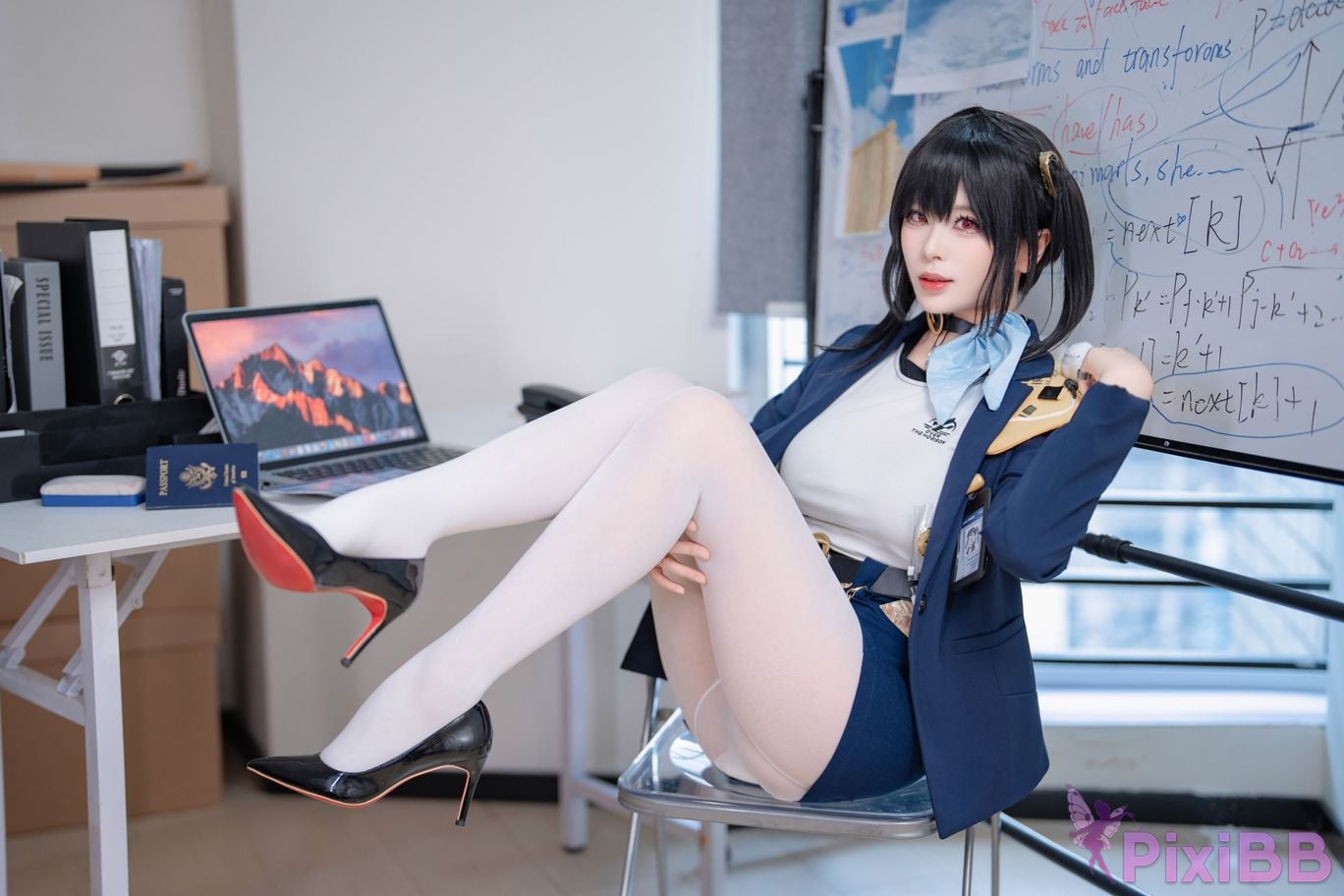 Cosplayer Senior Sister Xuan Xiao Nikke goddess of victory sola PixiBB.COM 003