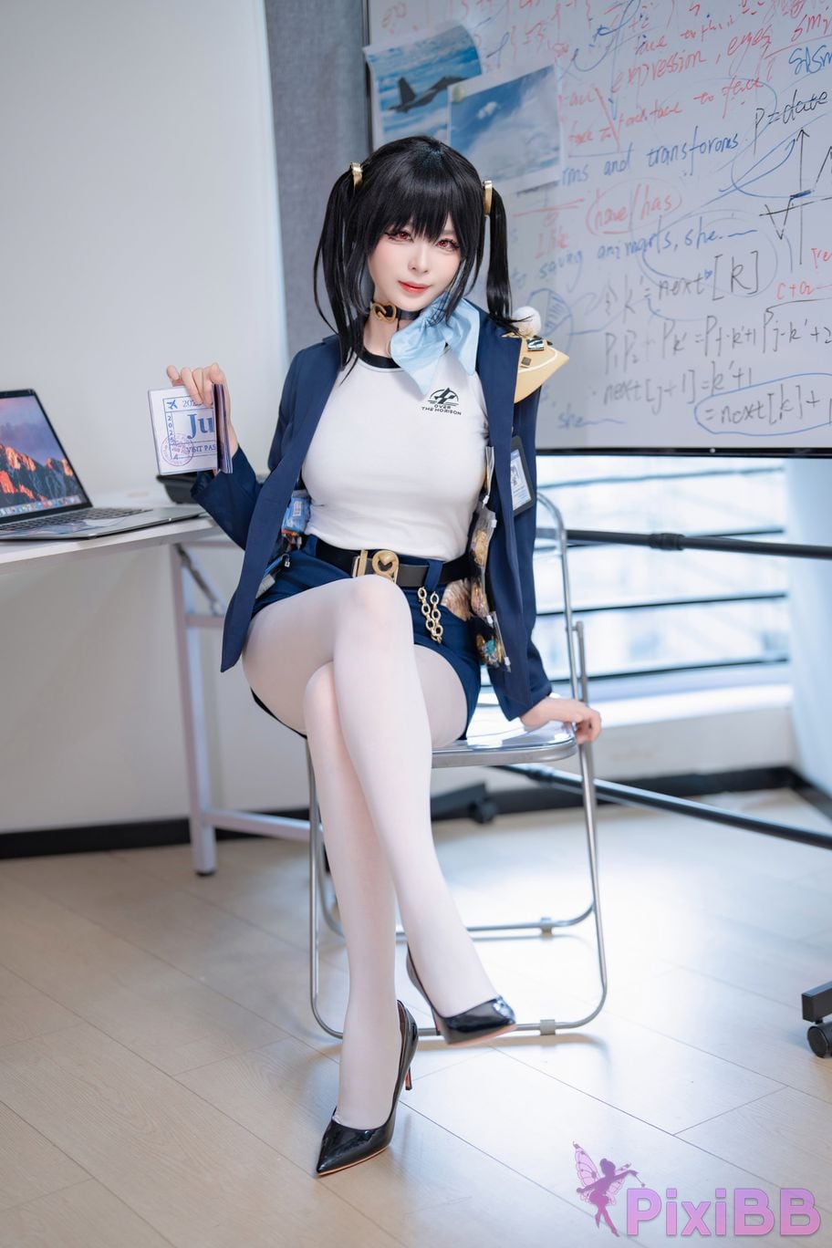 Cosplayer Senior Sister Xuan Xiao Nikke goddess of victory sola PixiBB.COM 009