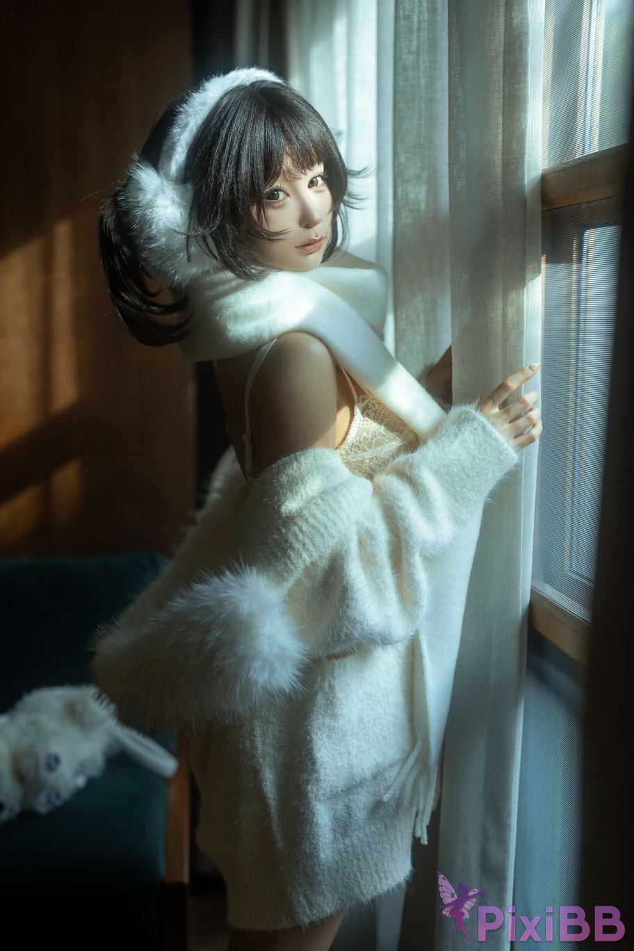 Cosplayer Stupid Momo chunmomo white sweater PixiBB.COM 004