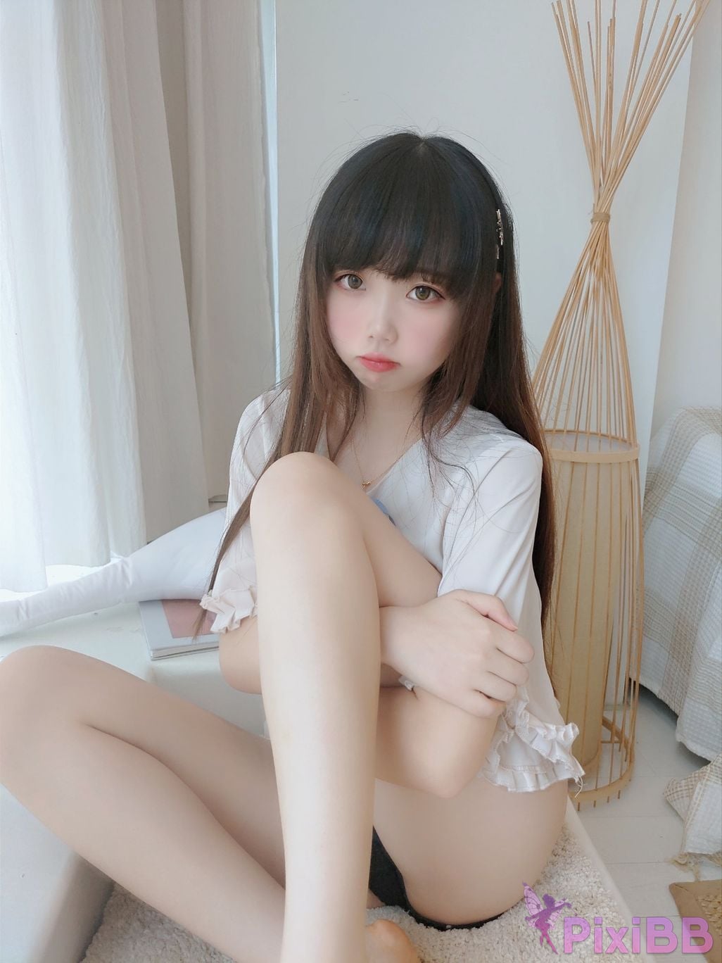 Cosplayer Xue Qi SAMA barefoot PixiBB.COM 011