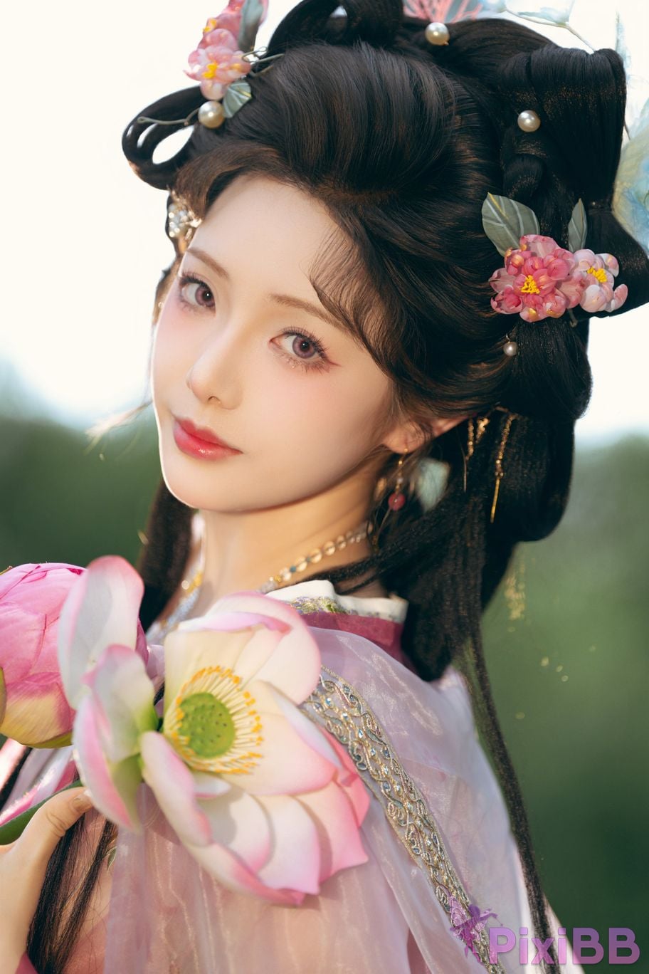 Cosplay Wenmei is unreasonable I wish you a happy Mid Autumn Festival owo PixiBB.COM 004