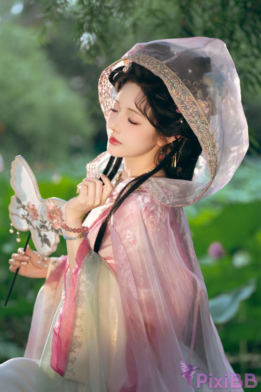 Cosplay Wenmei is unreasonable I wish you a happy Mid Autumn Festival owo PixiBB.COM 009