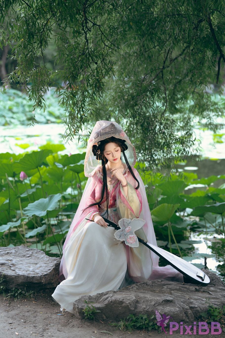Cosplay Wenmei is unreasonable I wish you a happy Mid Autumn Festival owo PixiBB.COM 012