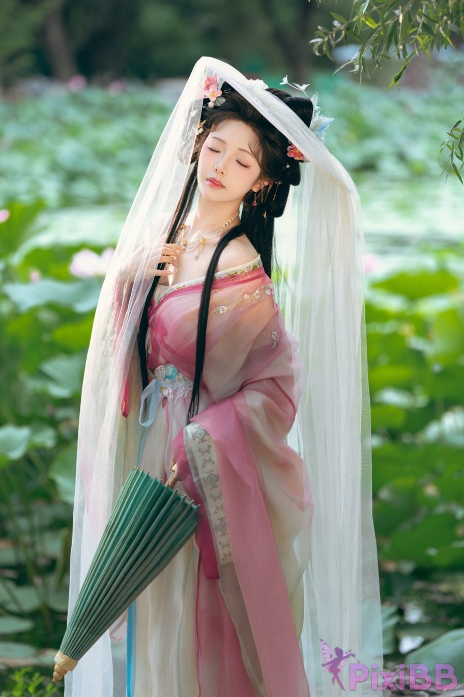 Cosplay Wenmei is unreasonable I wish you a happy Mid Autumn Festival owo PixiBB.COM 014
