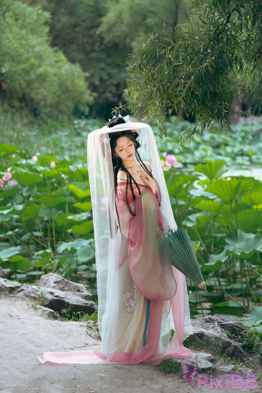 Cosplay Wenmei is unreasonable I wish you a happy Mid Autumn Festival owo PixiBB.COM 016