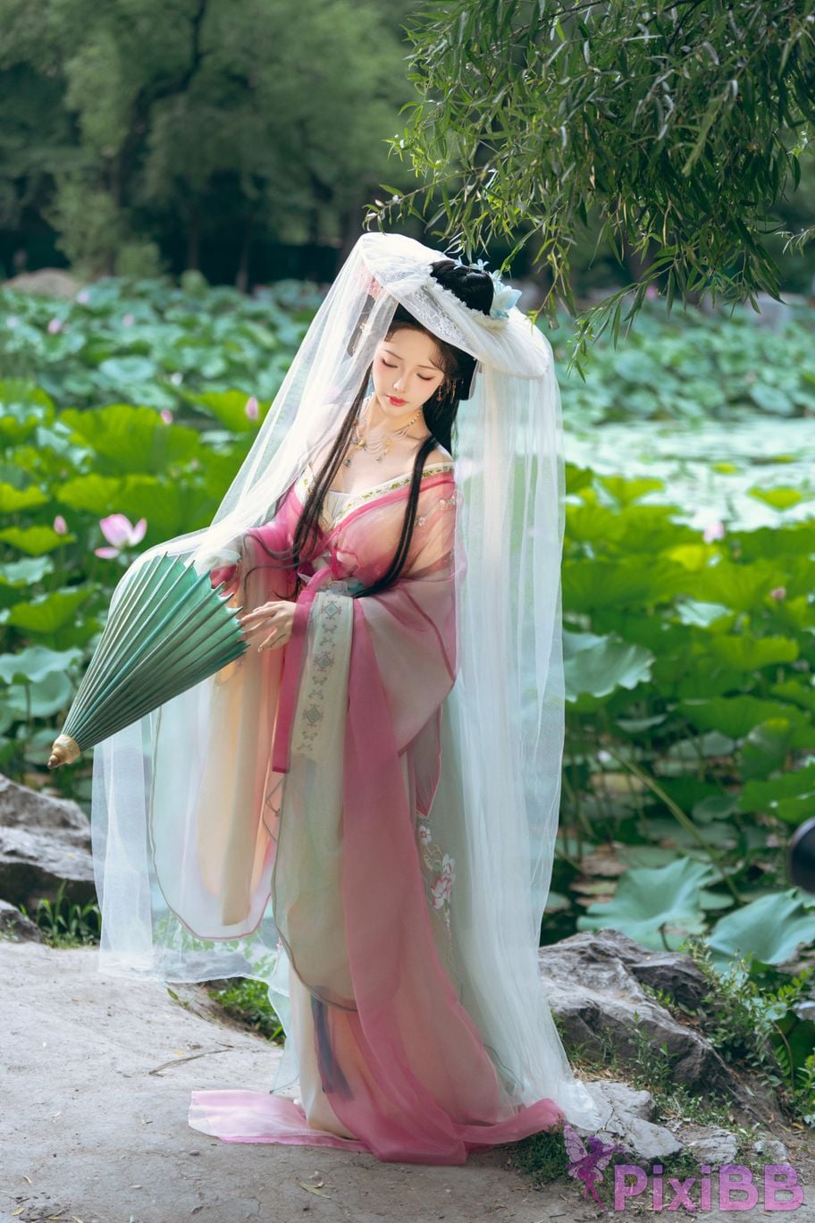 Cosplay Wenmei is unreasonable I wish you a happy Mid Autumn Festival owo PixiBB.COM 019