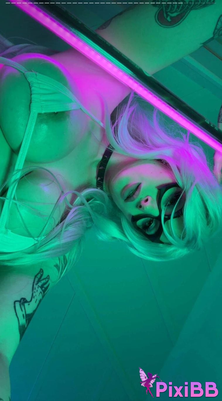 Kayla Erin Black Cat PixiBB.COM 10