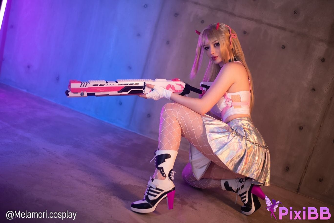 Lady Melamori Viper PixiBB.COM 1