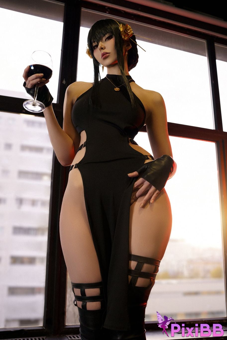 Vinnegal Yor Forger (Thorn Princess) PixiBB.COM 37