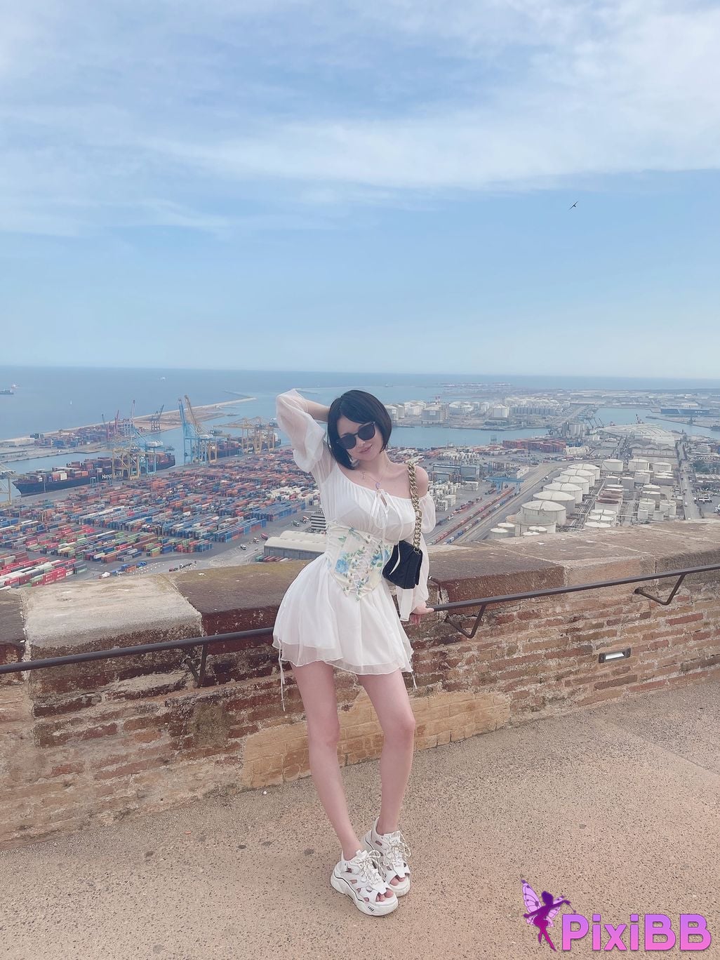 HidoriCasualCastleTrip PixiBB.COM 1