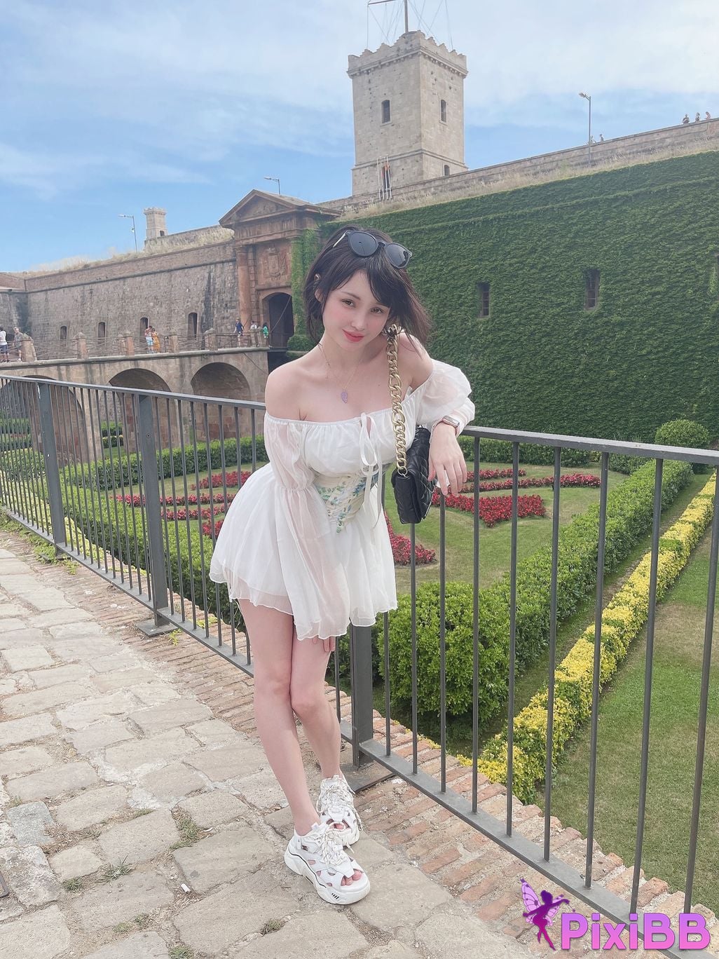 HidoriCasualCastleTrip PixiBB.COM 22