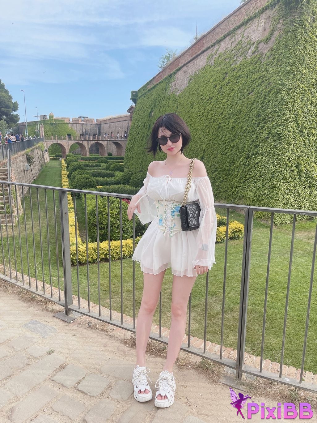 HidoriCasualCastleTrip PixiBB.COM