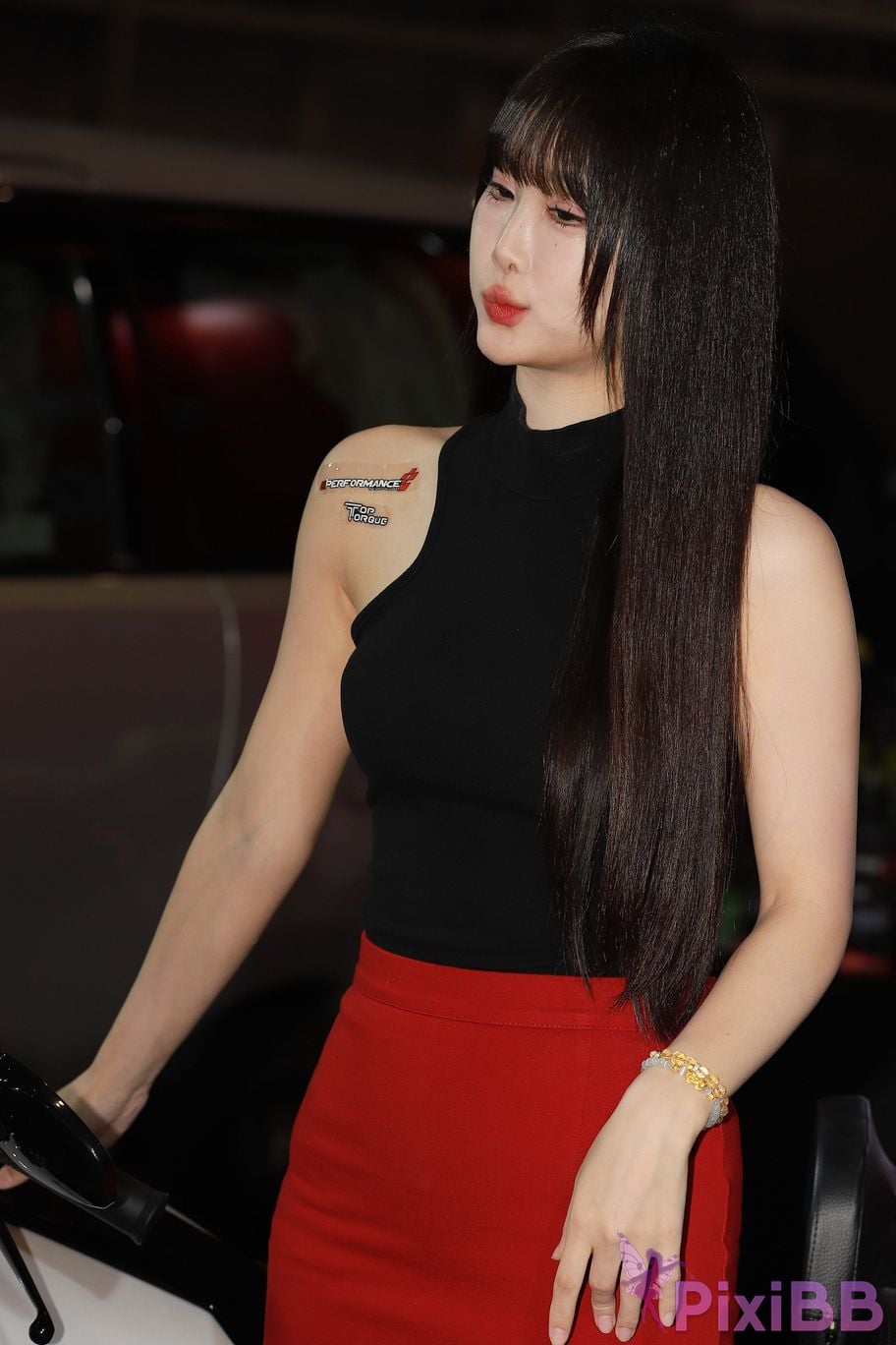 Featured Street Photography Works No.5432 Brown red hip skirt with orange cream sauce PixiBB.COM 003