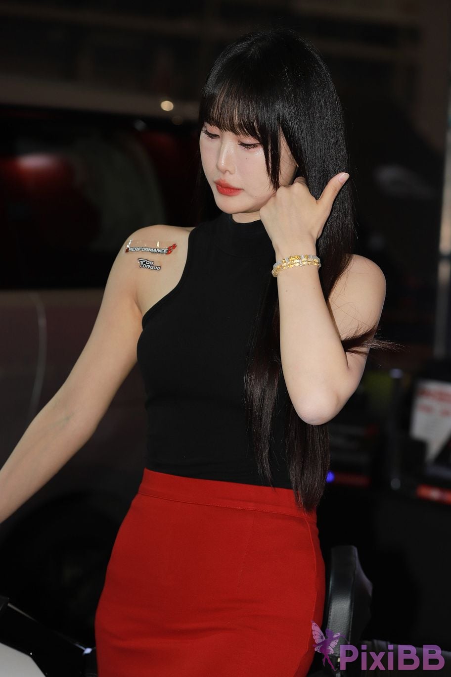 Featured Street Photography Works No.5432 Brown red hip skirt with orange cream sauce PixiBB.COM 005