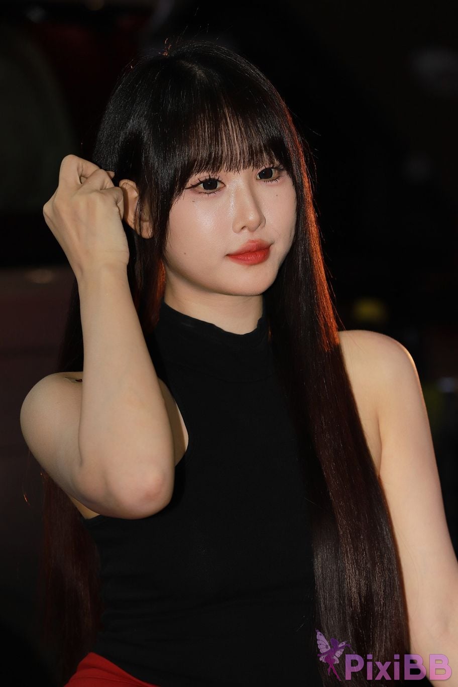 Featured Street Photography Works No.5432 Brown red hip skirt with orange cream sauce PixiBB.COM 077