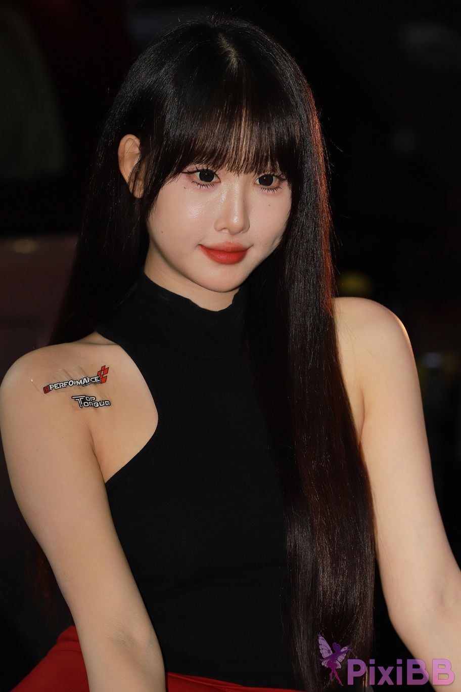 Featured Street Photography Works No.5432 Brown red hip skirt with orange cream sauce PixiBB.COM 079