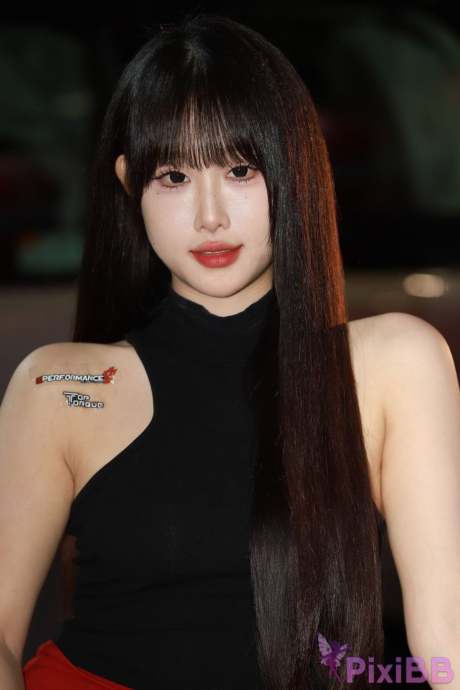 Featured Street Photography Works No.5432 Brown red hip skirt with orange cream sauce PixiBB.COM 085