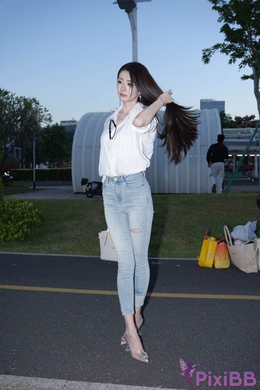 Featured Street Photography Works No.5434 Jeans sassy little litchi PixiBB.COM 010