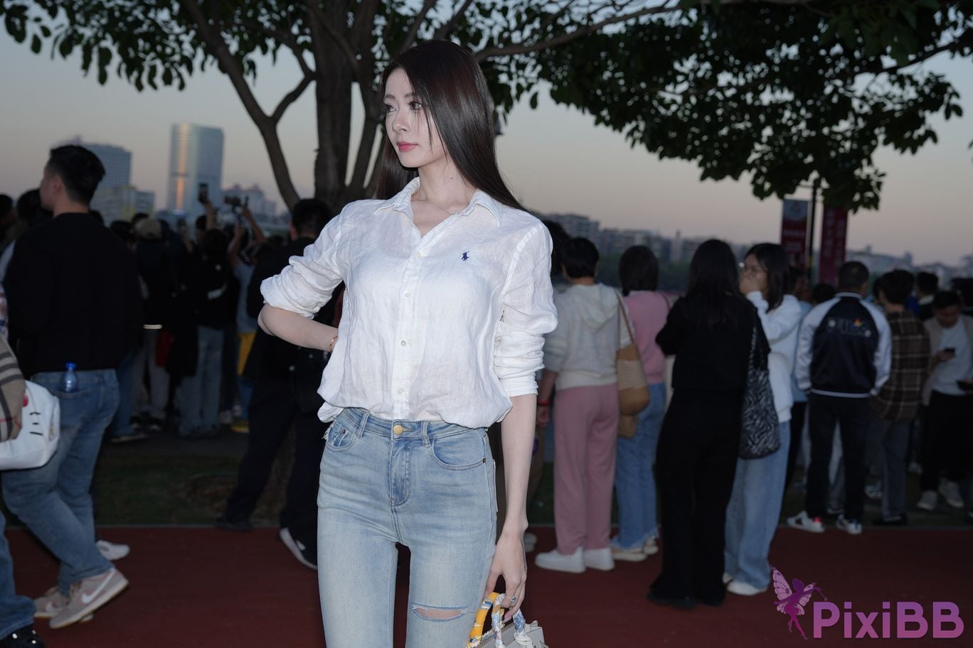 Featured Street Photography Works No.5434 Jeans sassy little litchi PixiBB.COM 040