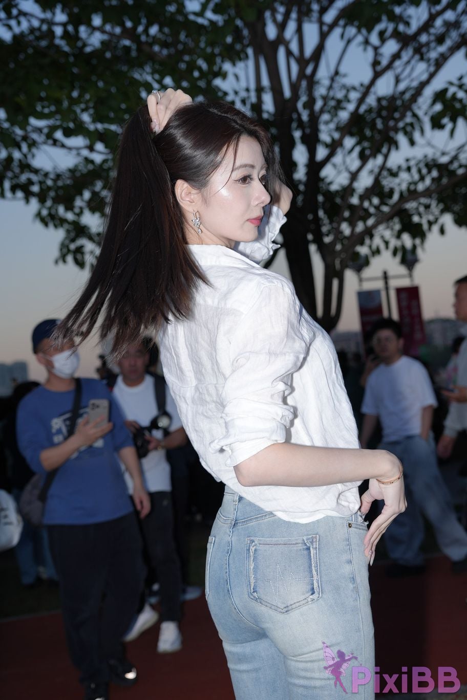 Featured Street Photography Works No.5434 Jeans sassy little litchi PixiBB.COM 060