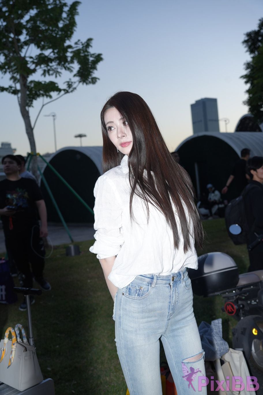 Featured Street Photography Works No.5434 Jeans sassy little litchi PixiBB.COM 061