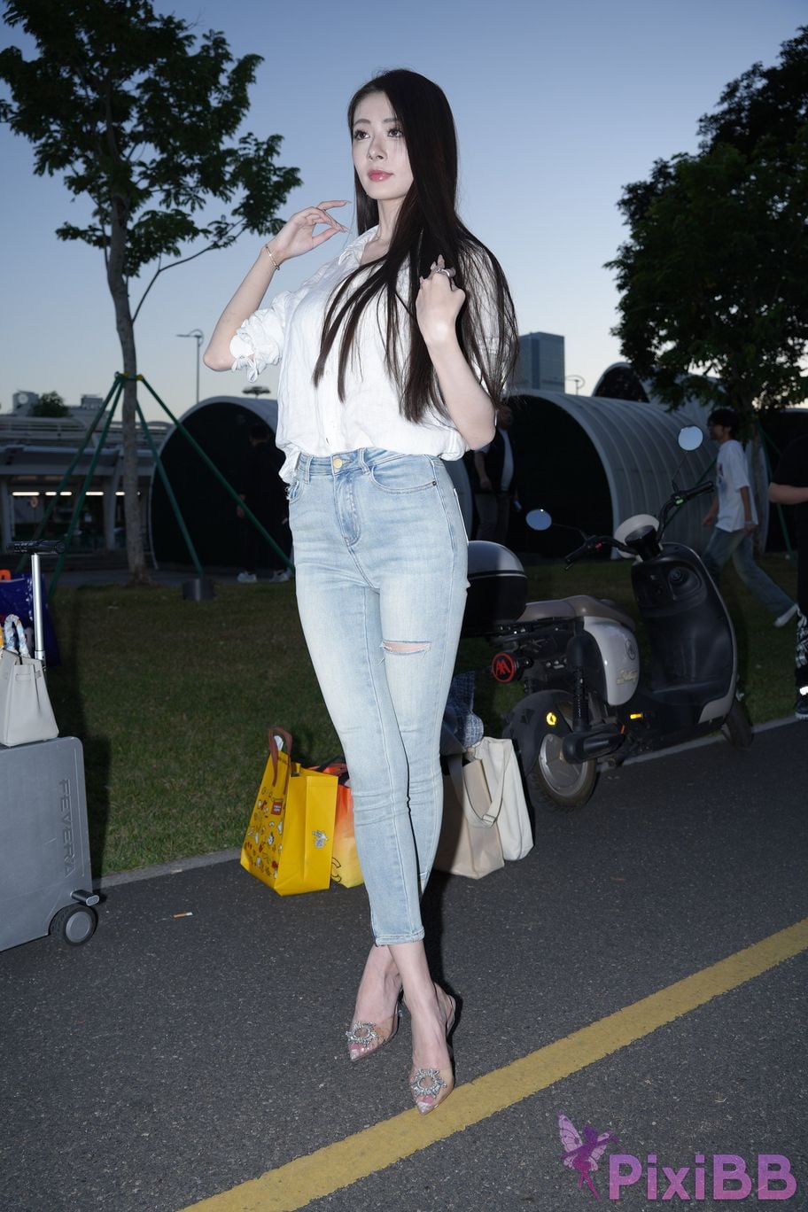 Featured Street Photography Works No.5434 Jeans sassy little litchi PixiBB.COM 064