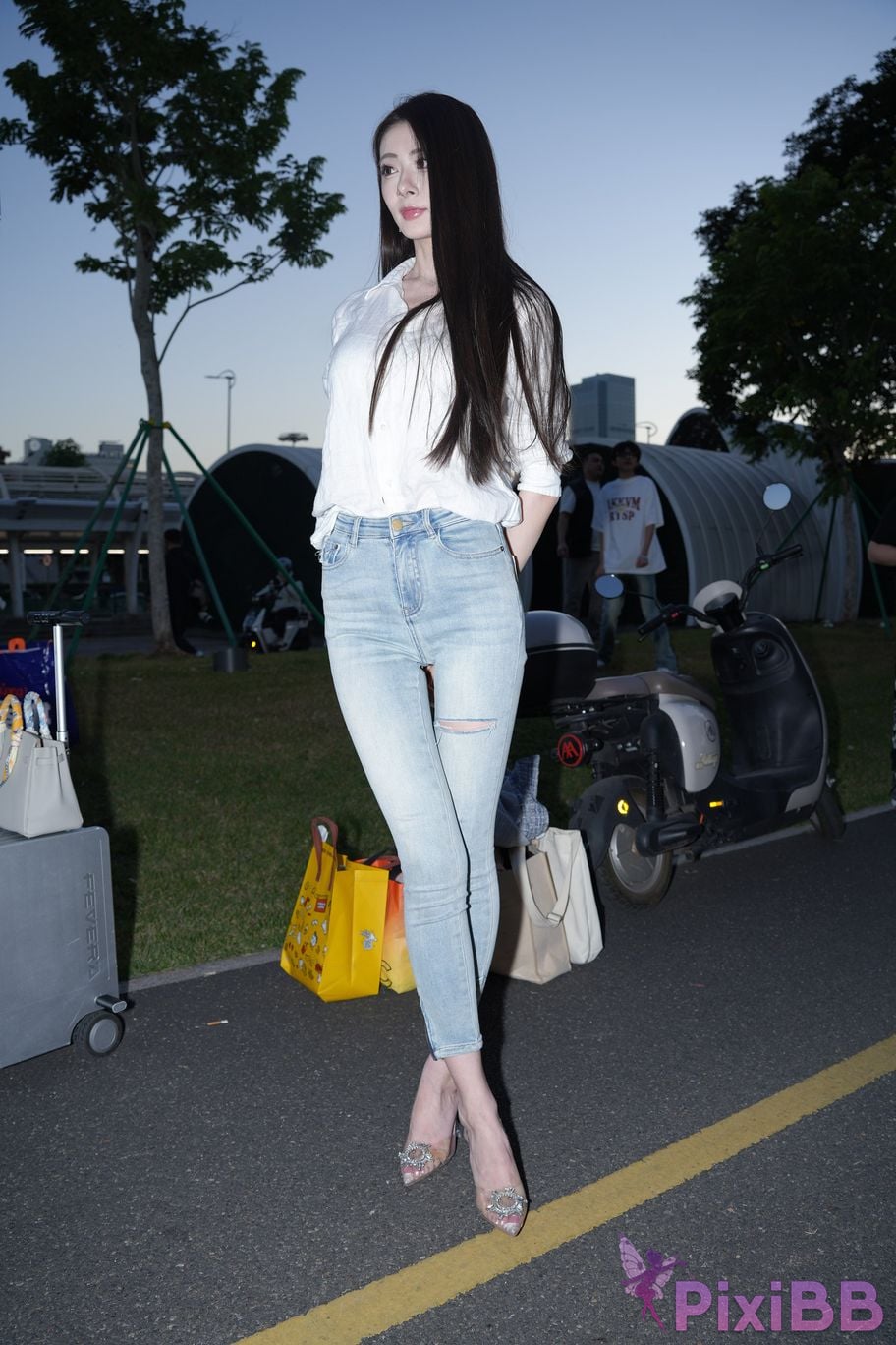 Featured Street Photography Works No.5434 Jeans sassy little litchi PixiBB.COM 065