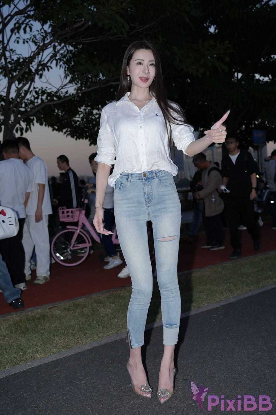 Featured Street Photography Works No.5434 Jeans sassy little litchi PixiBB.COM 077