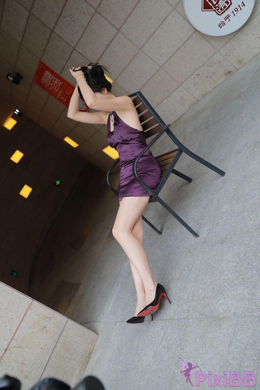 Featured Street Photography Works No.5438 Purple hip skirt PixiBB.COM 330