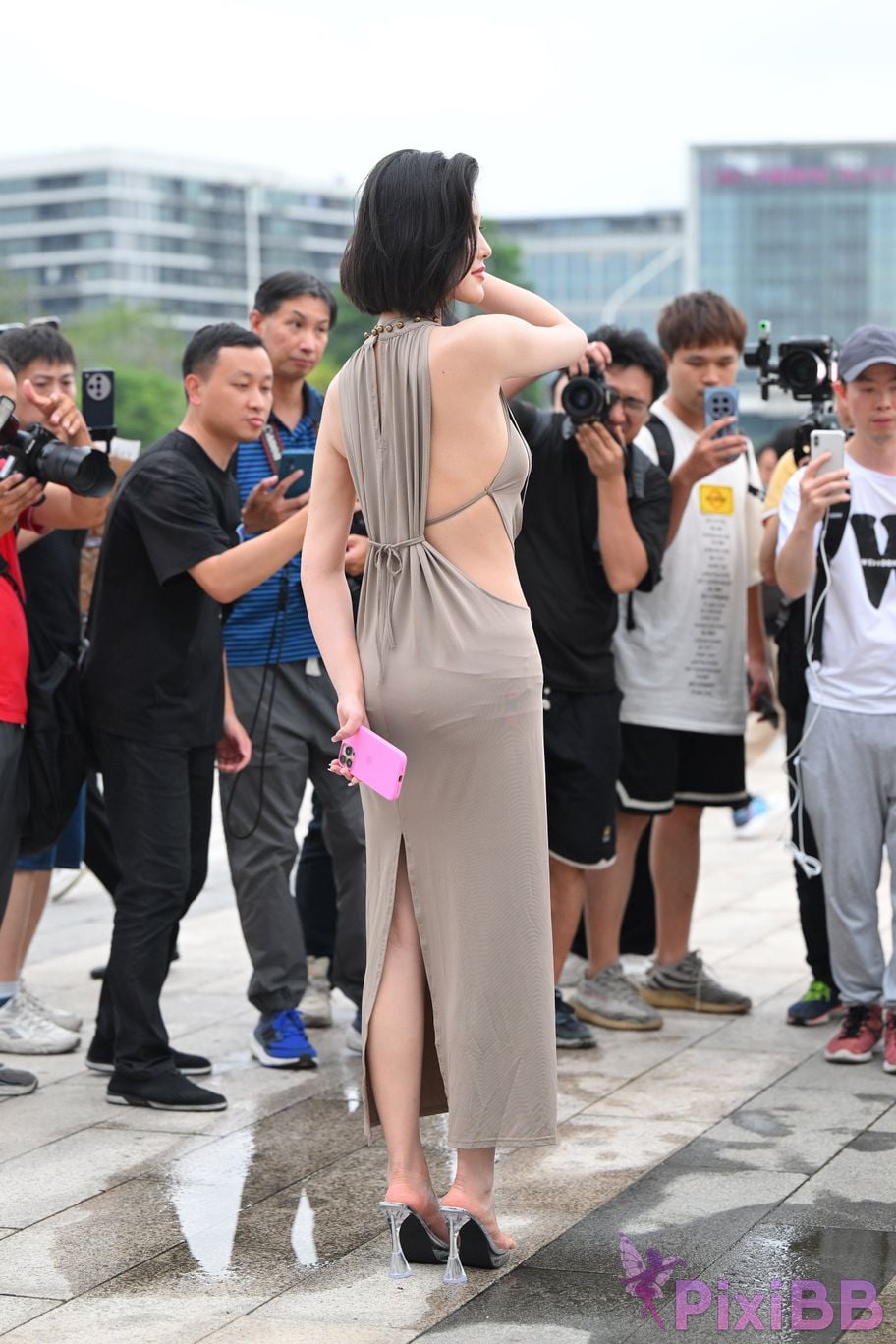 Featured Street Photography Works No.5440 Elegant gray long skirt PixiBB.COM 004