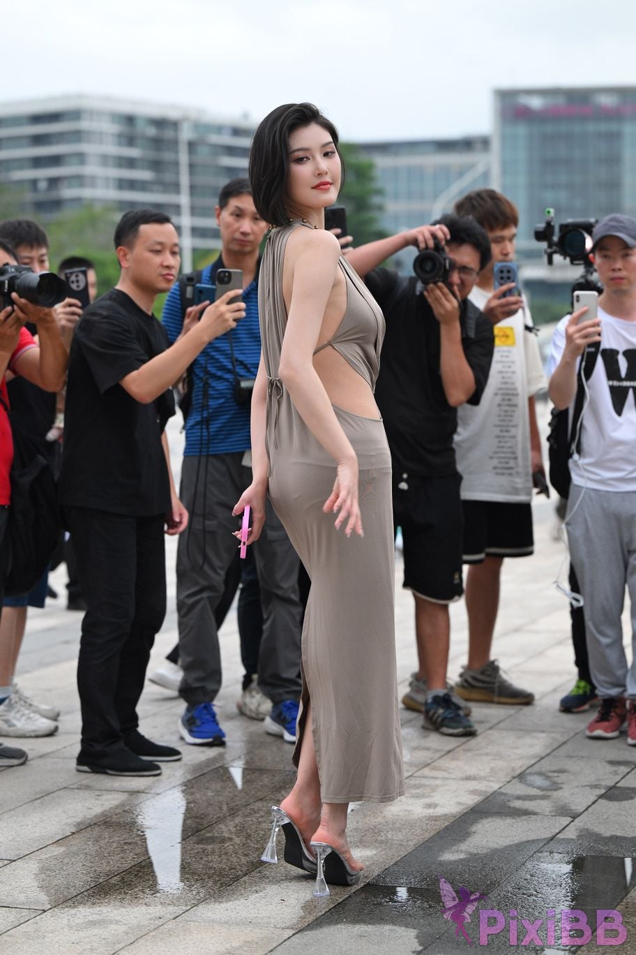 Featured Street Photography Works No.5440 Elegant gray long skirt PixiBB.COM 007