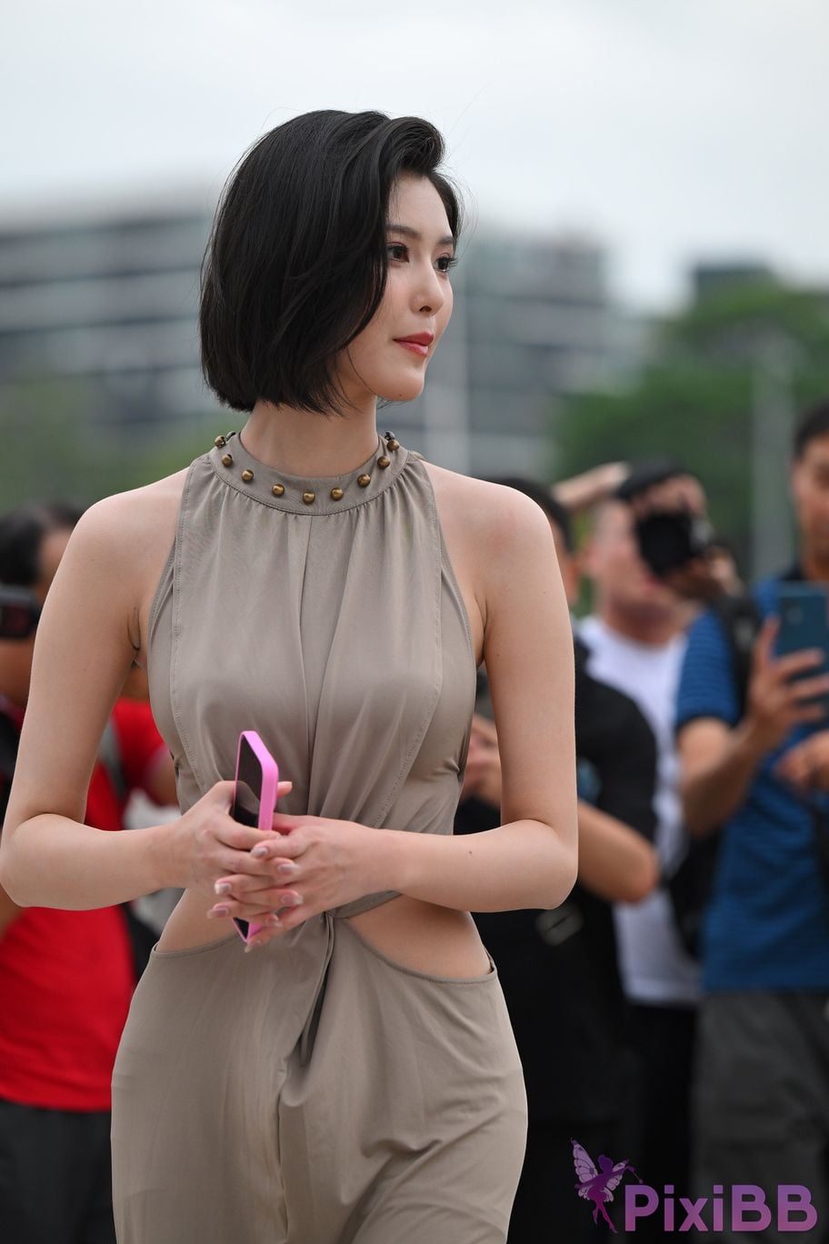 Featured Street Photography Works No.5440 Elegant gray long skirt PixiBB.COM 023