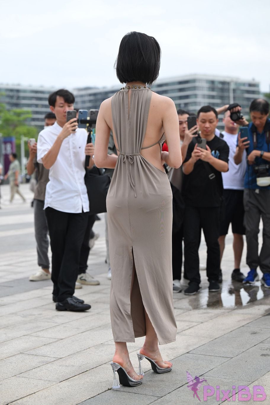 Featured Street Photography Works No.5440 Elegant gray long skirt PixiBB.COM 028