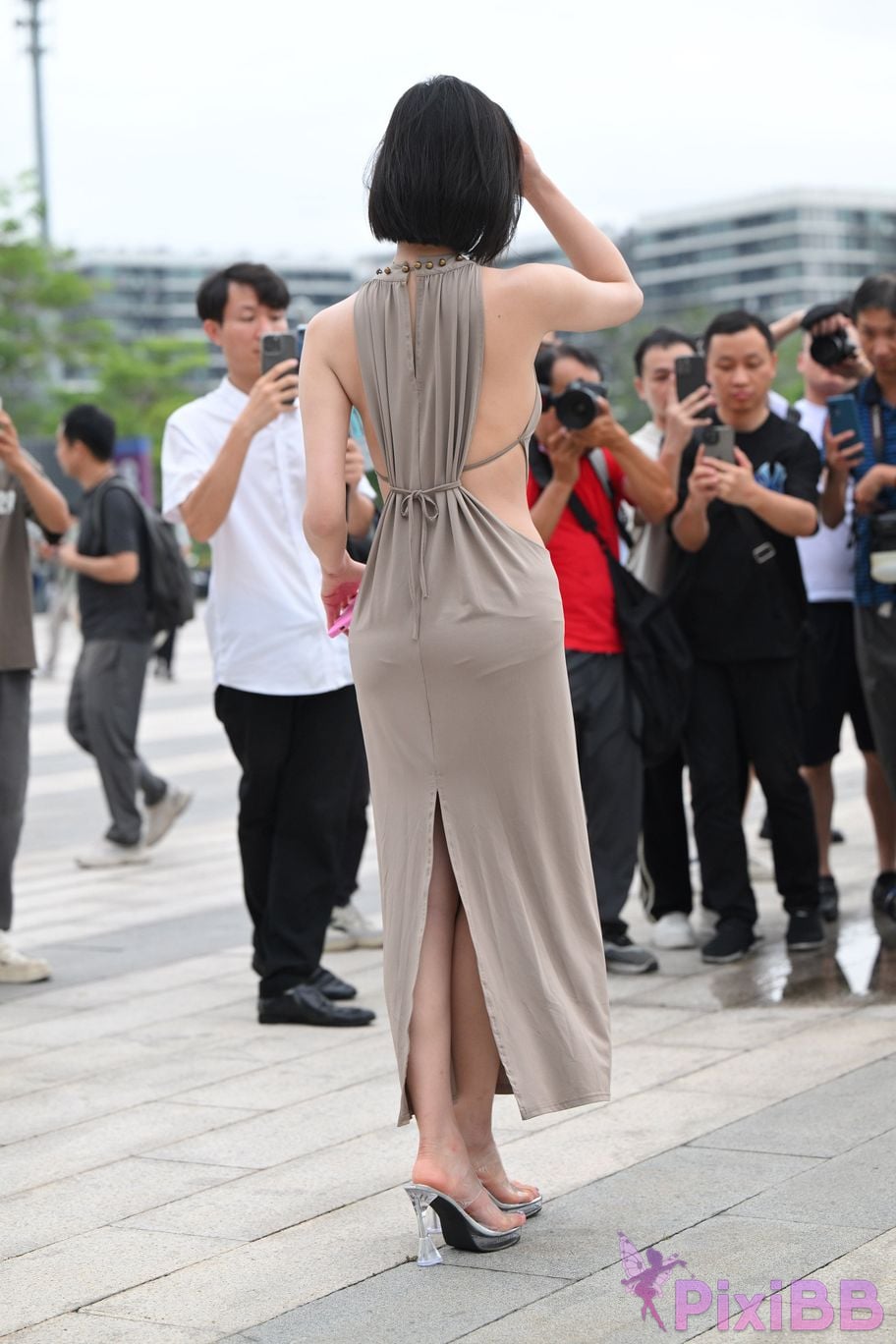 Featured Street Photography Works No.5440 Elegant gray long skirt PixiBB.COM 030