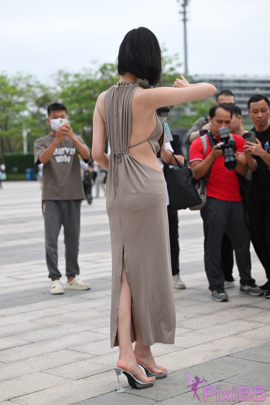 Featured Street Photography Works No.5440 Elegant gray long skirt PixiBB.COM 035