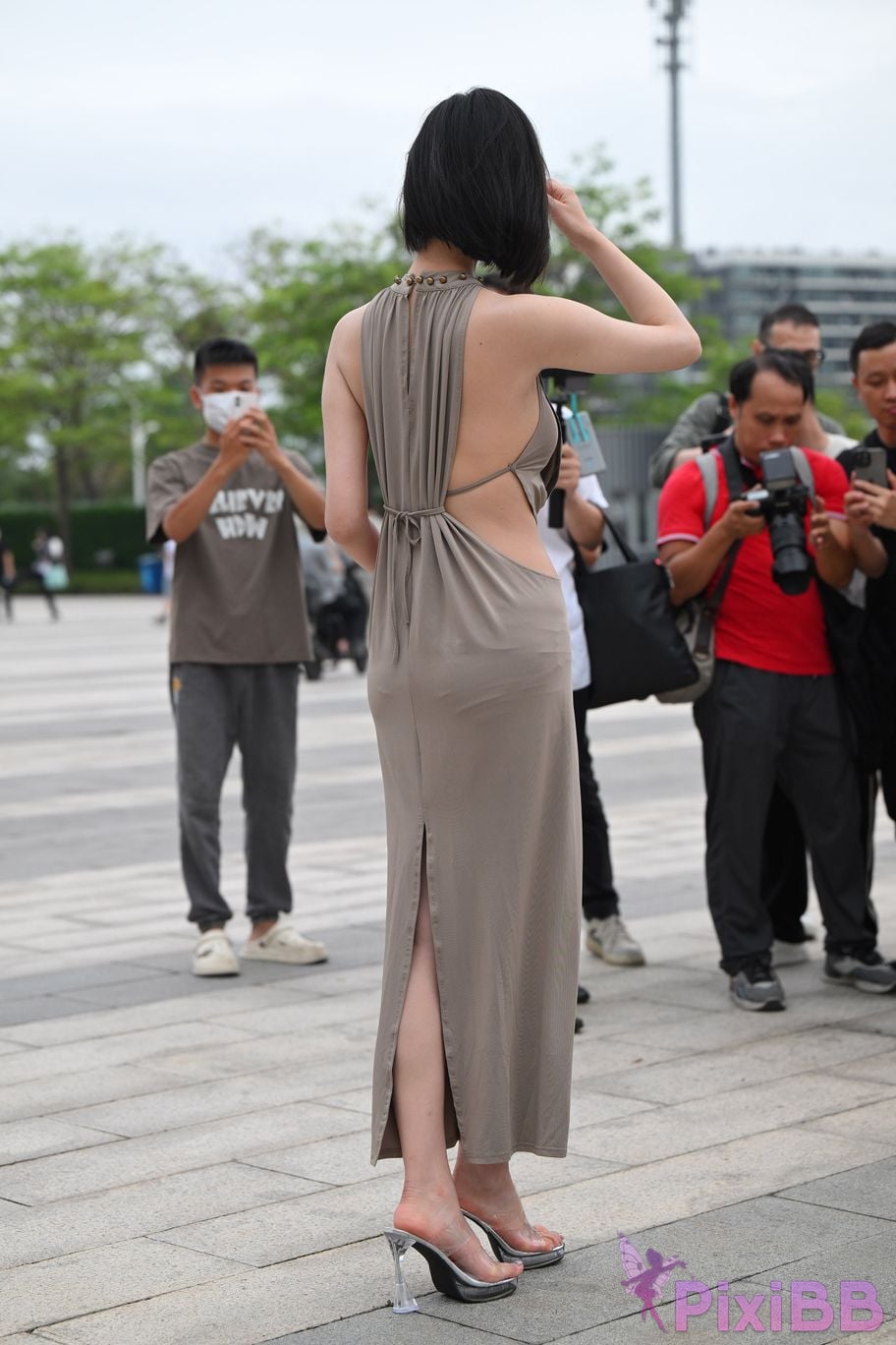 Featured Street Photography Works No.5440 Elegant gray long skirt PixiBB.COM 036