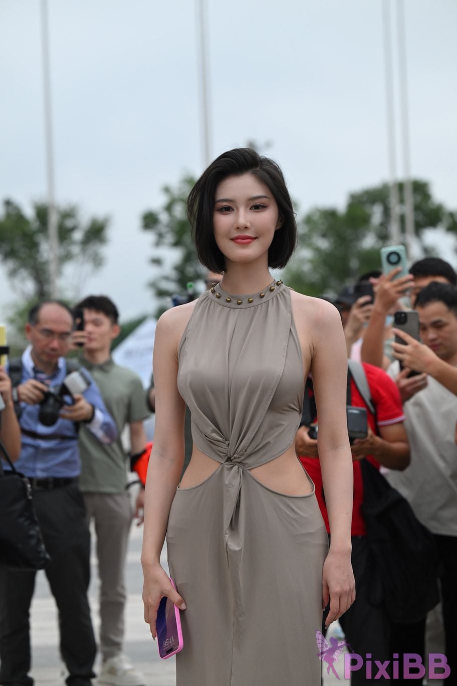 Featured Street Photography Works No.5440 Elegant gray long skirt PixiBB.COM 058