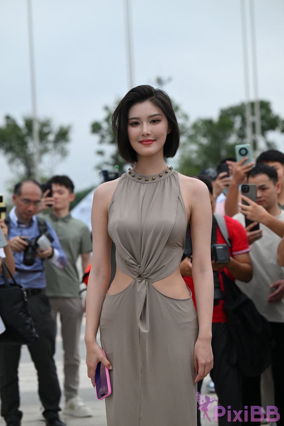 Featured Street Photography Works No.5440 Elegant gray long skirt PixiBB.COM 059