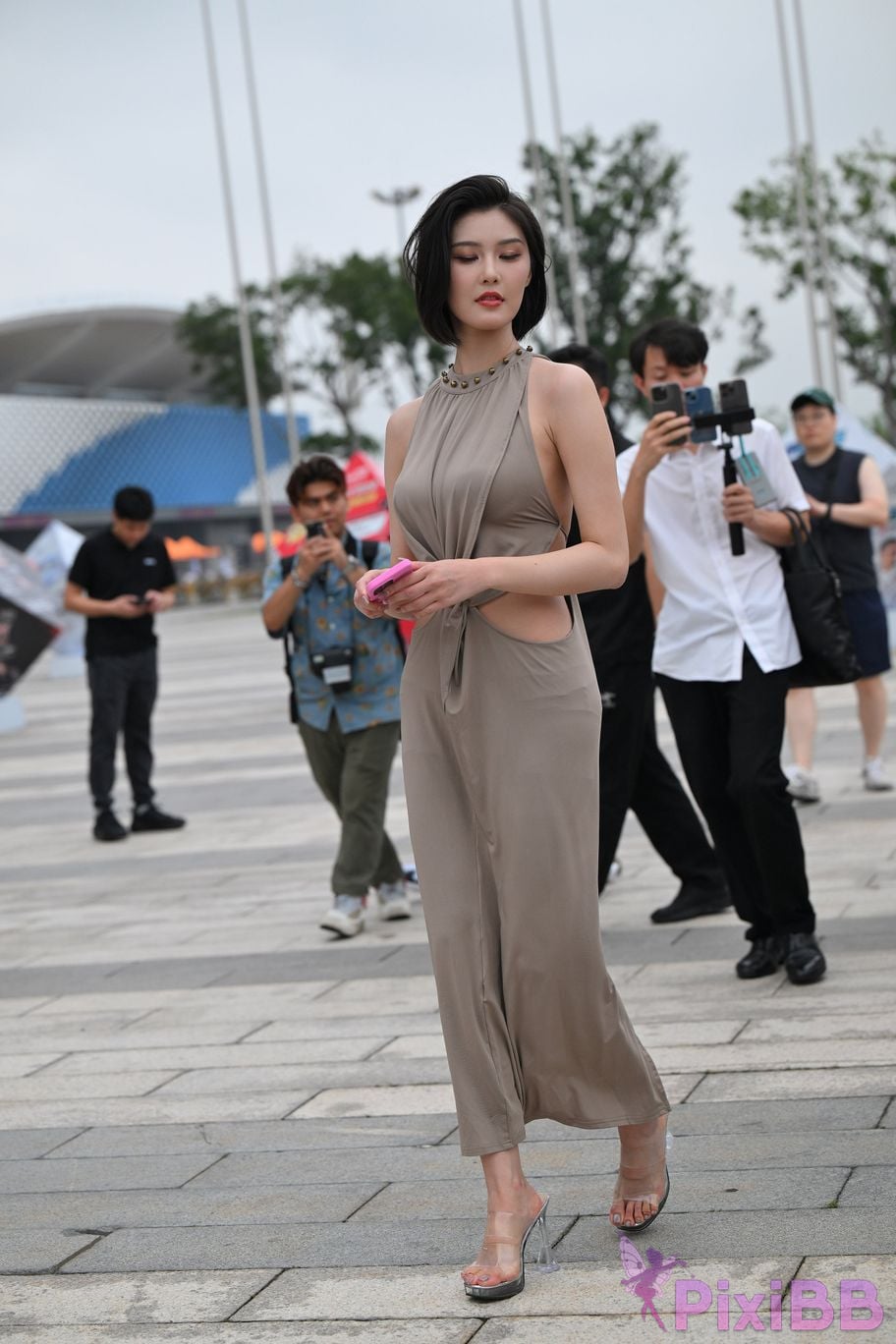 Featured Street Photography Works No.5440 Elegant gray long skirt PixiBB.COM 079