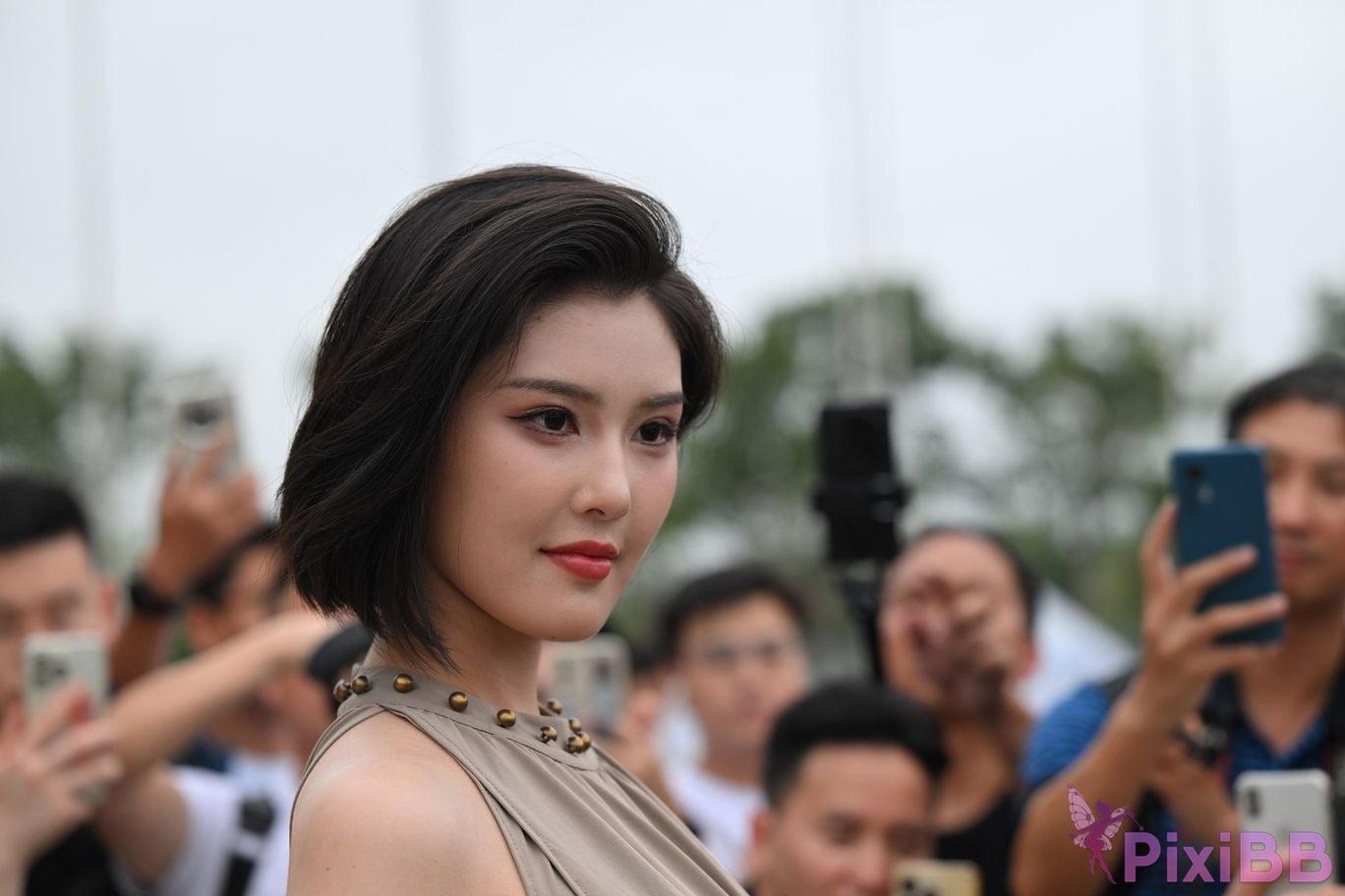 Featured Street Photography Works No.5440 Elegant gray long skirt PixiBB.COM 087