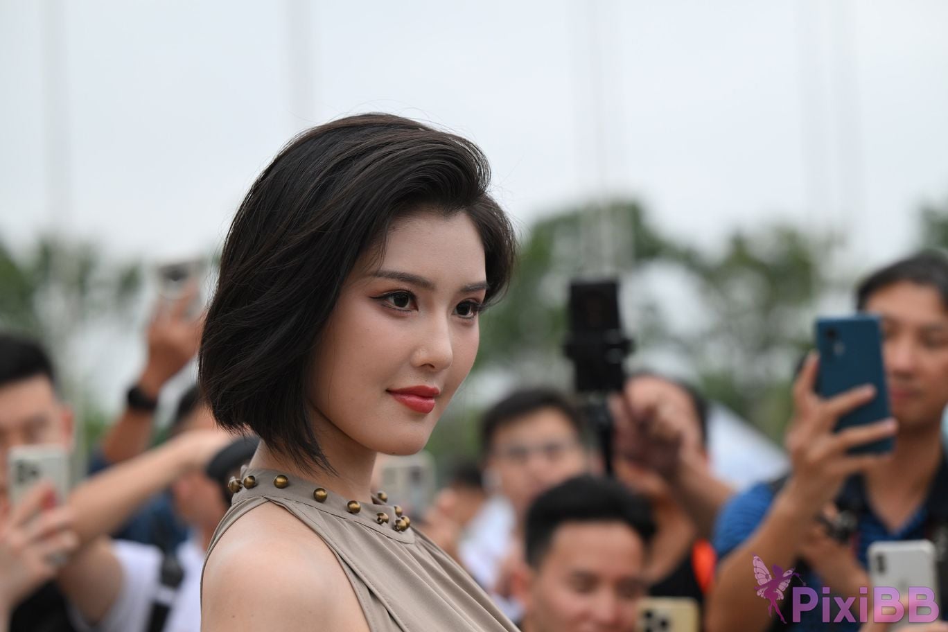 Featured Street Photography Works No.5440 Elegant gray long skirt PixiBB.COM 088