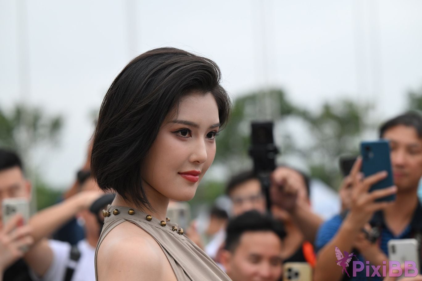 Featured Street Photography Works No.5440 Elegant gray long skirt PixiBB.COM 089