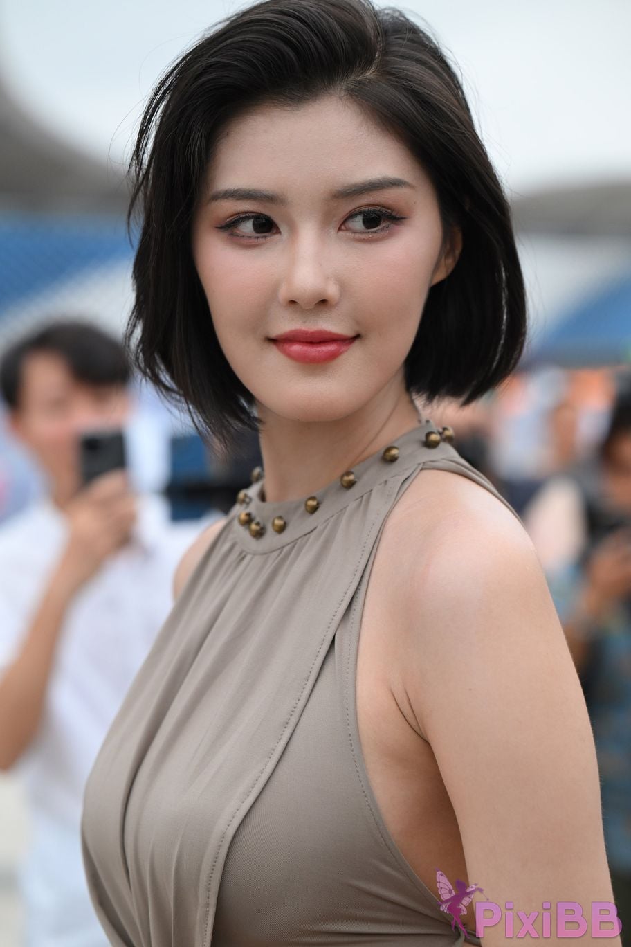 Featured Street Photography Works No.5440 Elegant gray long skirt PixiBB.COM 093