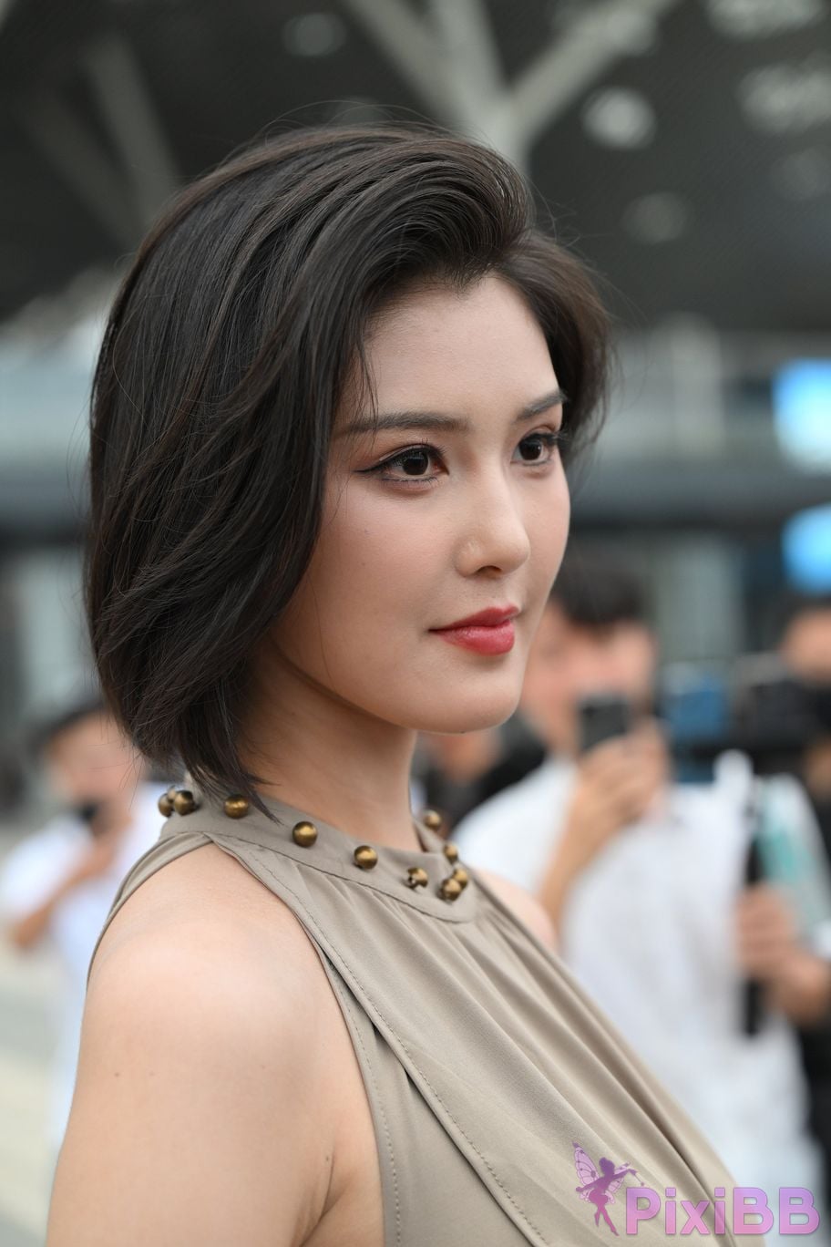 Featured Street Photography Works No.5440 Elegant gray long skirt PixiBB.COM 099