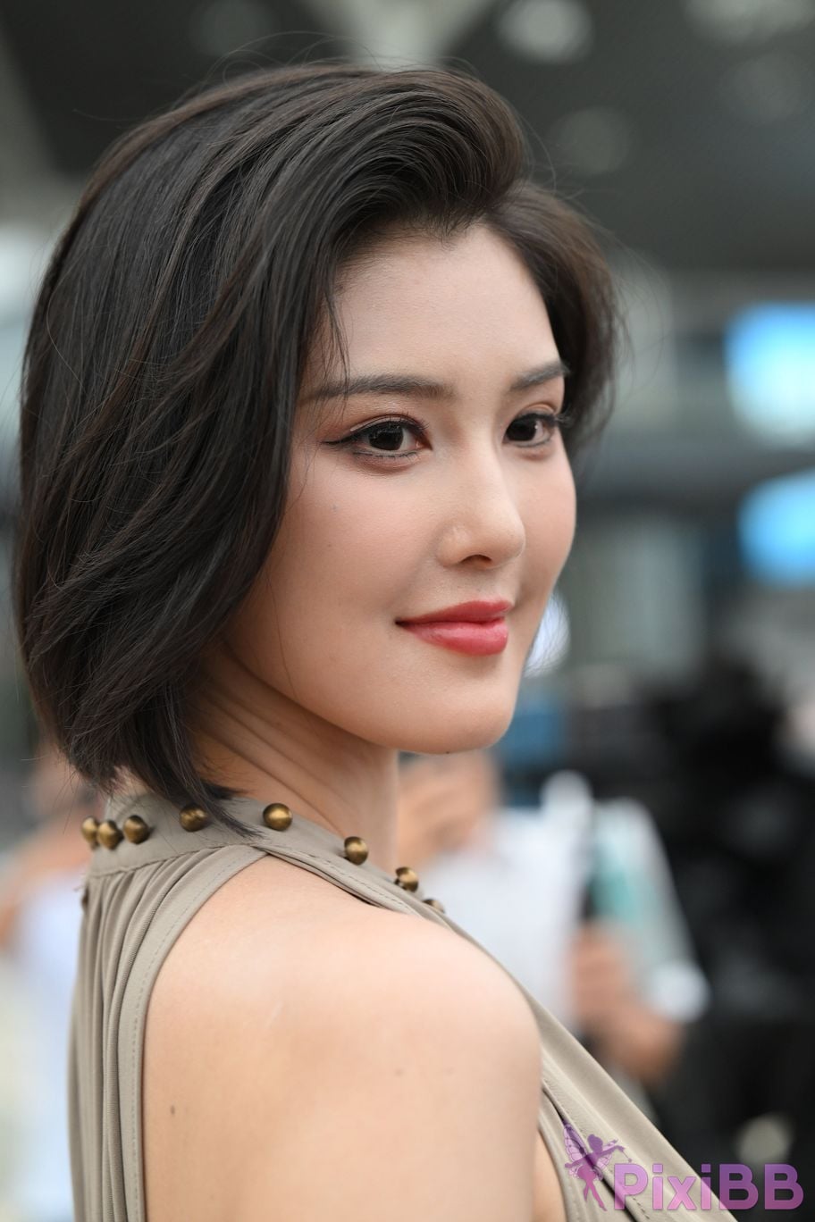 Featured Street Photography Works No.5440 Elegant gray long skirt PixiBB.COM 102