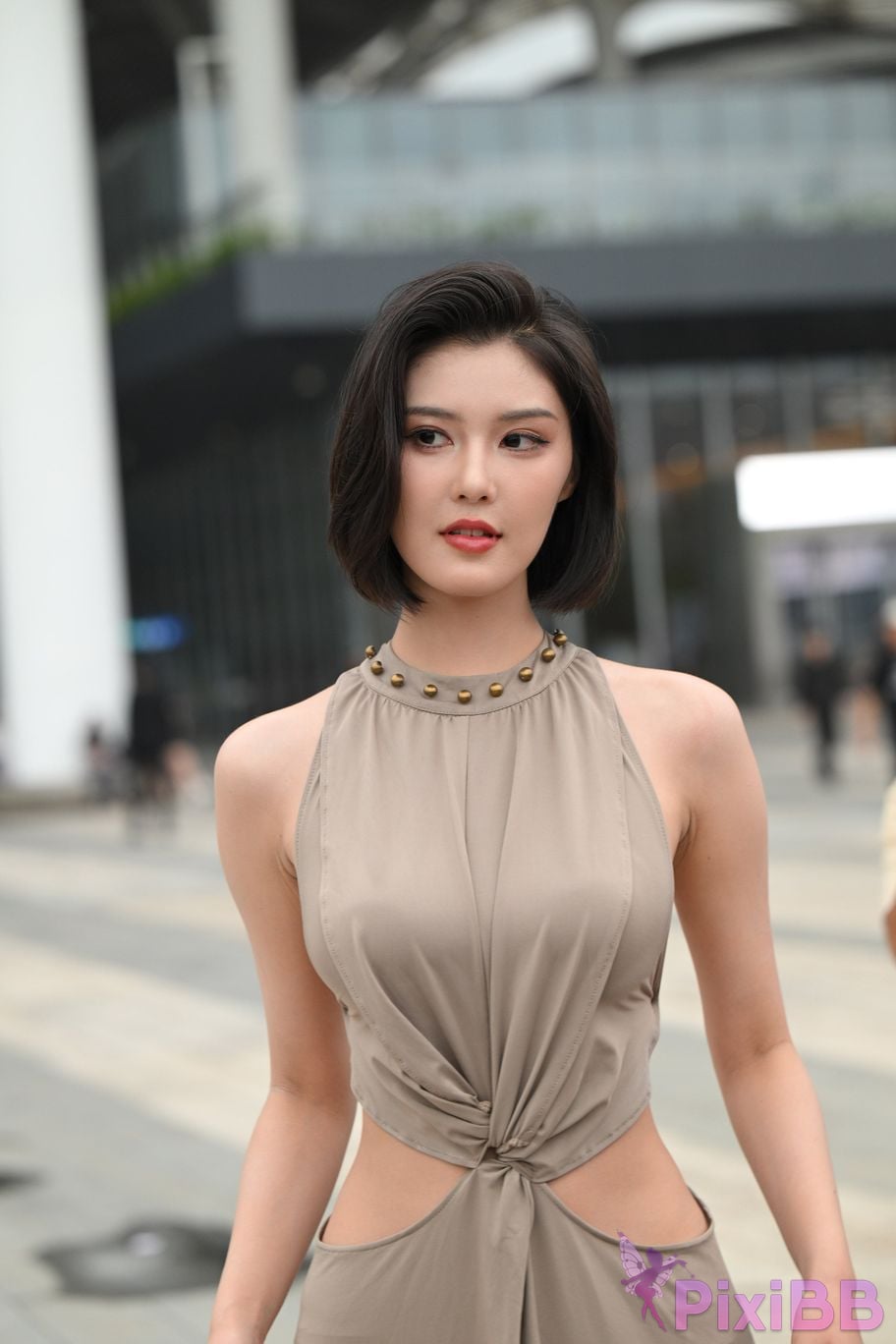 Featured Street Photography Works No.5440 Elegant gray long skirt PixiBB.COM 113