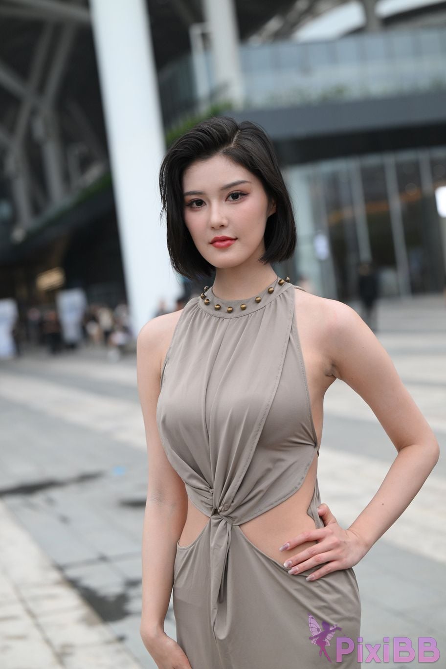 Featured Street Photography Works No.5440 Elegant gray long skirt PixiBB.COM 117